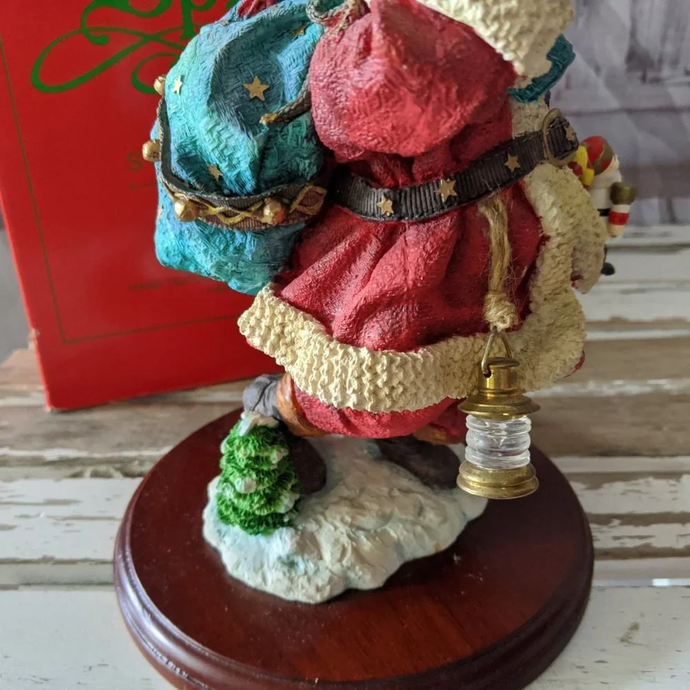 In‎ The Spirit Santa Sculpture Cast Figurine Christ